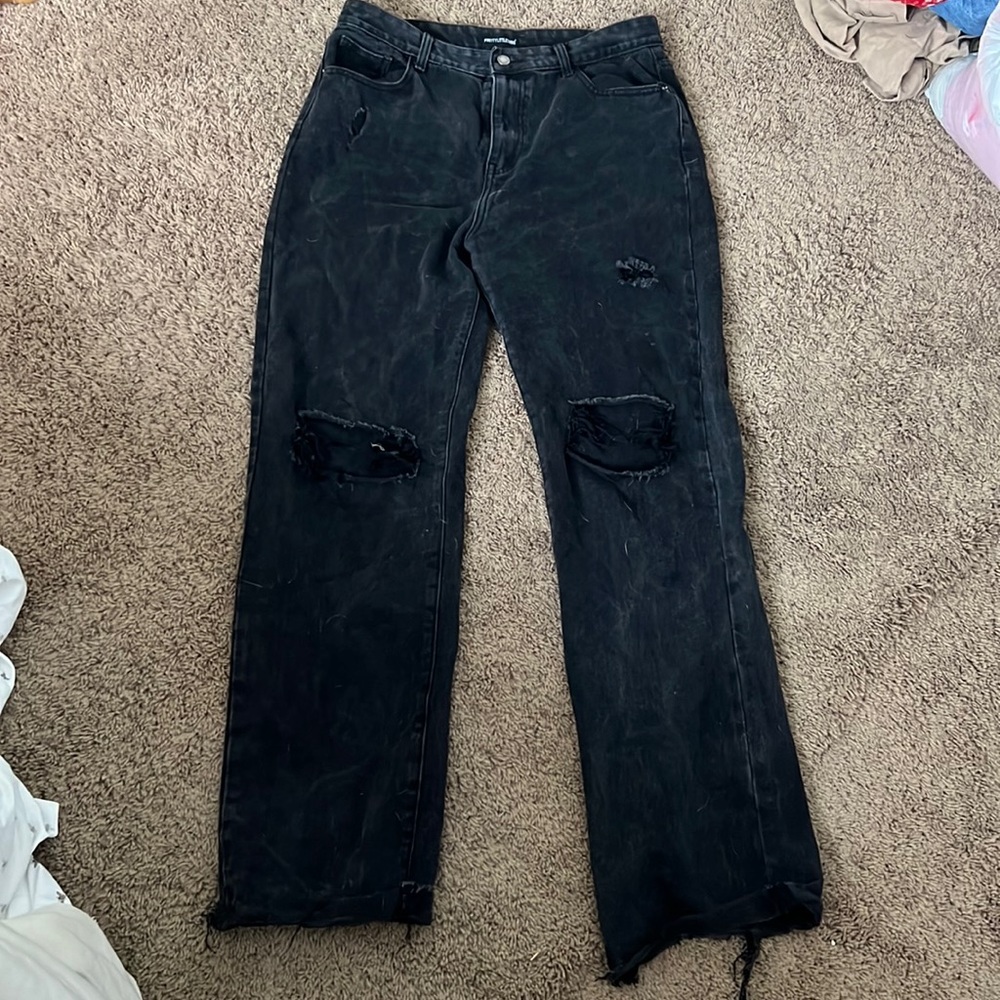 RIPPED BOOT CUT BLACK JEANS